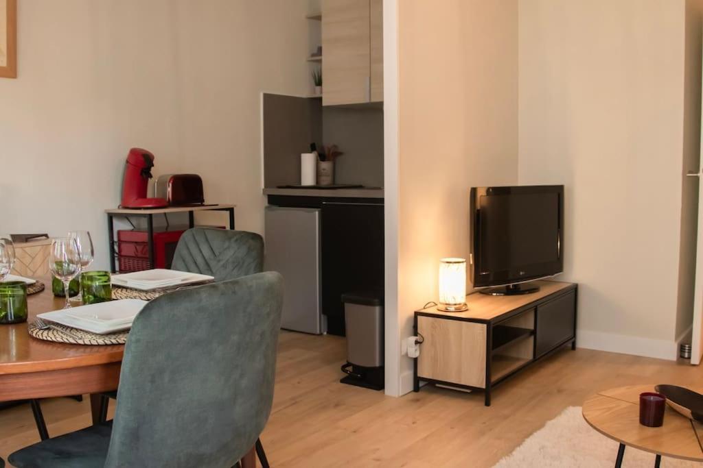Logement Centre Ville De Reims - Commerces - Wifi Exterior photo